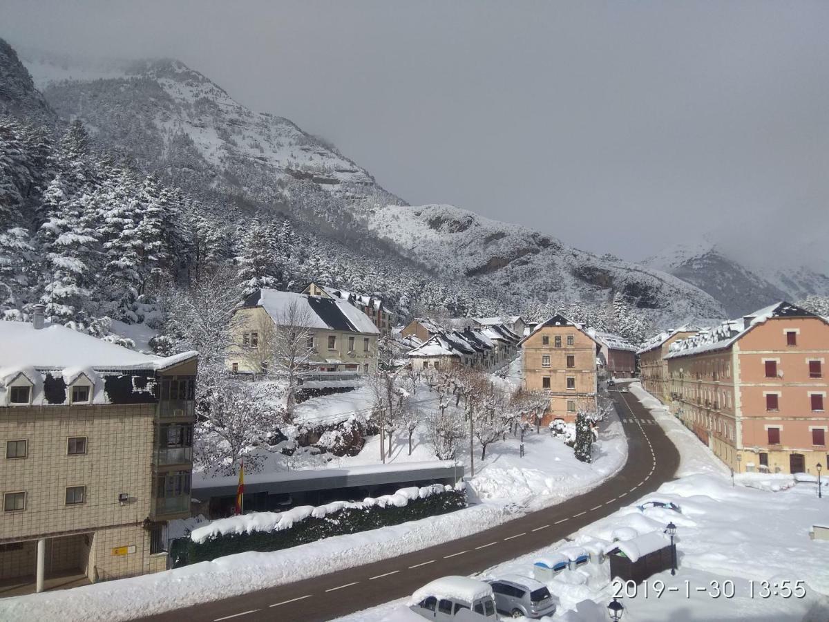 Apartamento De Montana "Nueva Canfranc" Екстериор снимка